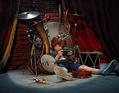 İlham Əliyev Dərbənddəki Azərbaycan Teatrının kollektivini təbrik etdi